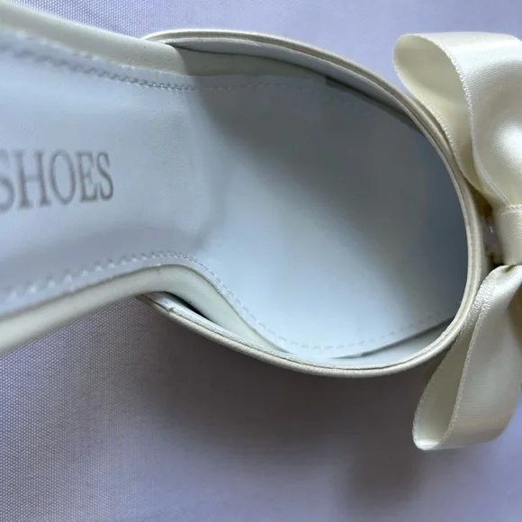 Ivory wedding heels with bow - Picture 6 of 10